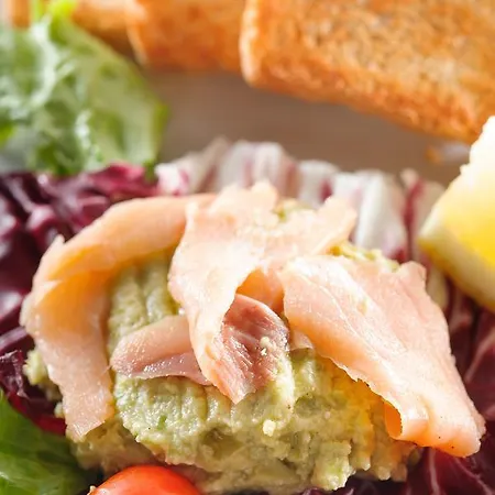 콘타리니 럭셔리 룸스 게스트하우스 4*